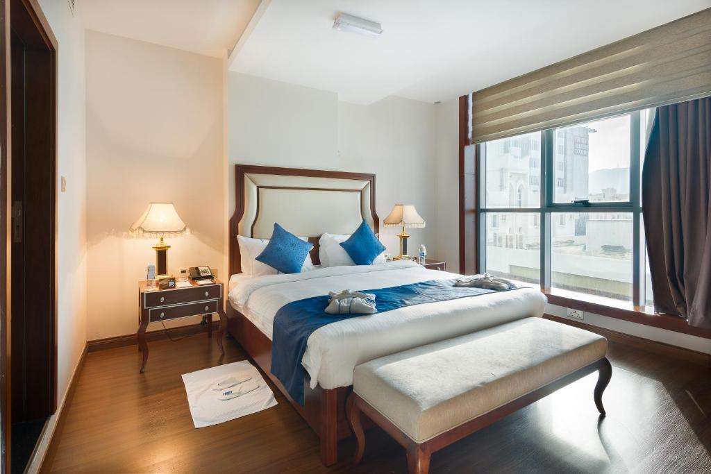 Hotel golden tulip muscat