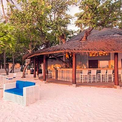Hotel malahini kuda bandos resort maldives