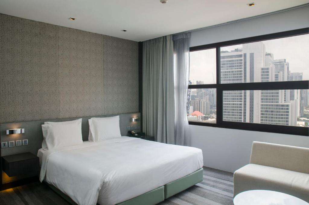 Hotel holiday inn sukhumvit bangkok