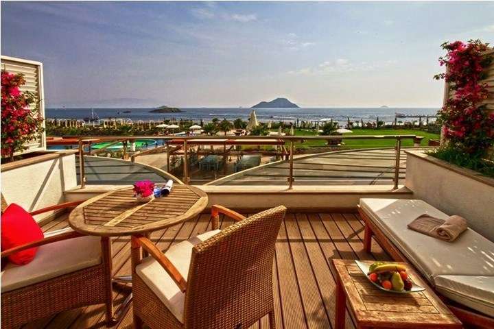 Golden Beach Hotel