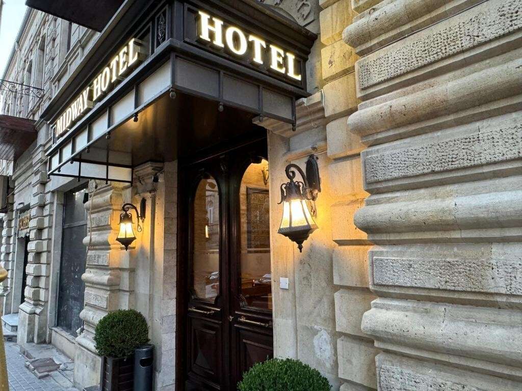 Midway Hotel Baku