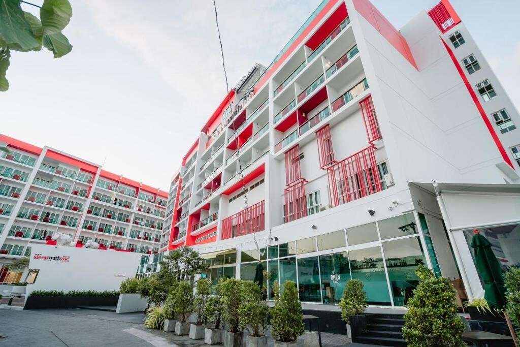 Sleep With Me hotel