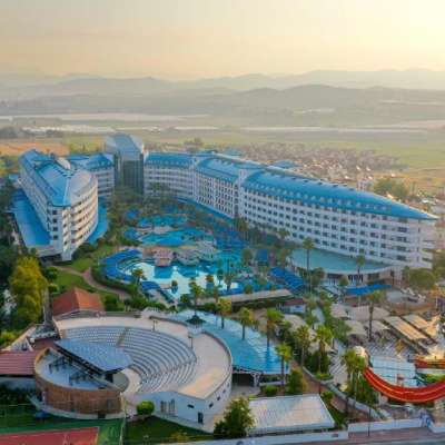 Crystal Admiral Resort Suites & Spa