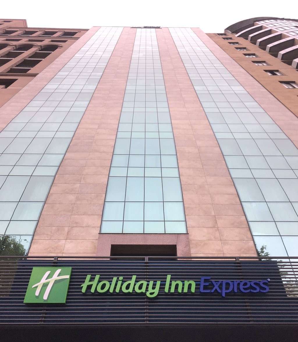 HOTEL HOLIDAY INN EXPRESS