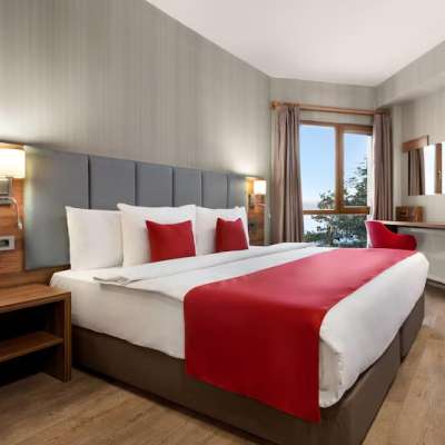 Ramada by Wyndham Van hotel