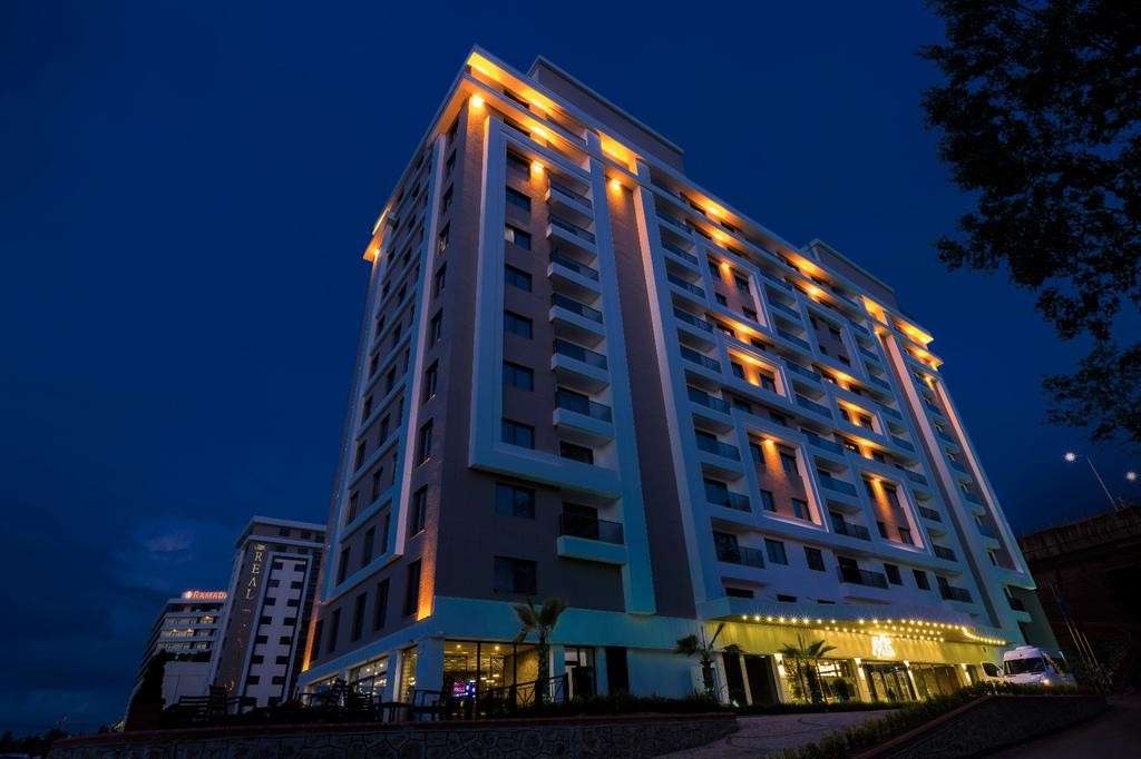 Royal Axis Suites Hotel